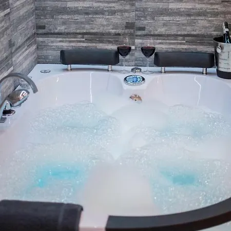 Apartment Cracow Jacuzzi - Silver *