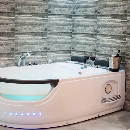 Cracow Jacuzzi - Silver Апартаменты *